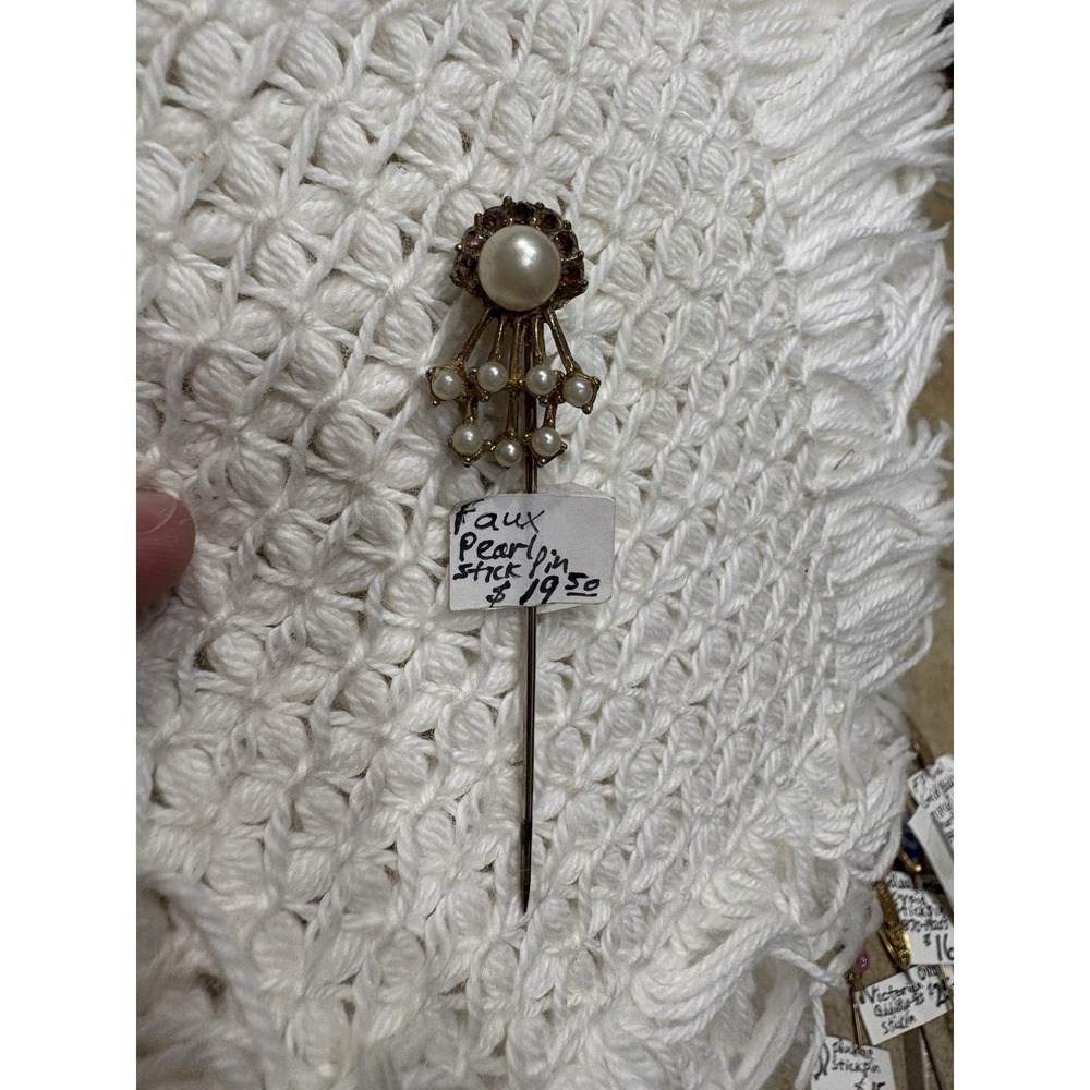 Vintage Stick Pin Faux Pearl And‎ Pink Victorian Design Gold Tone